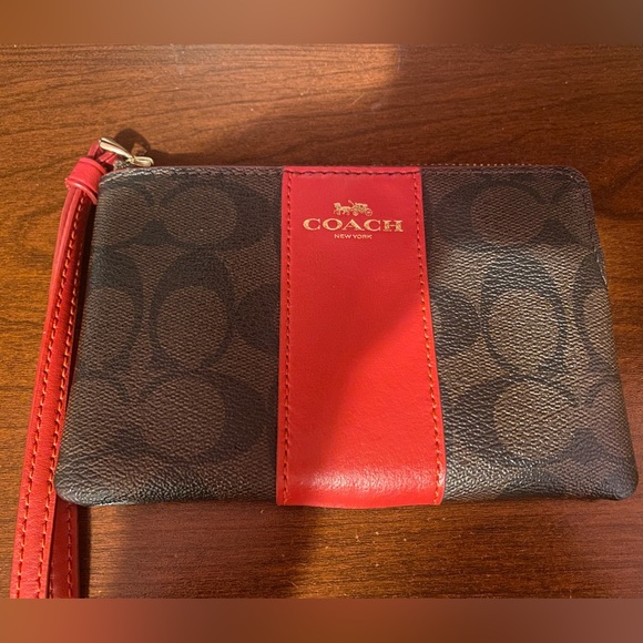 Coach Corner Zip Wristlet In Signature Canvas - Picture 1 of 2